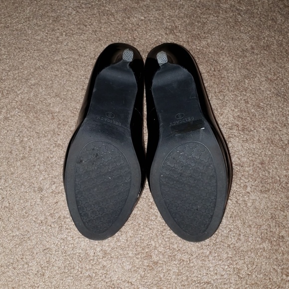 Like New Delicacy Black Patent Heels - Picture 5 of 6